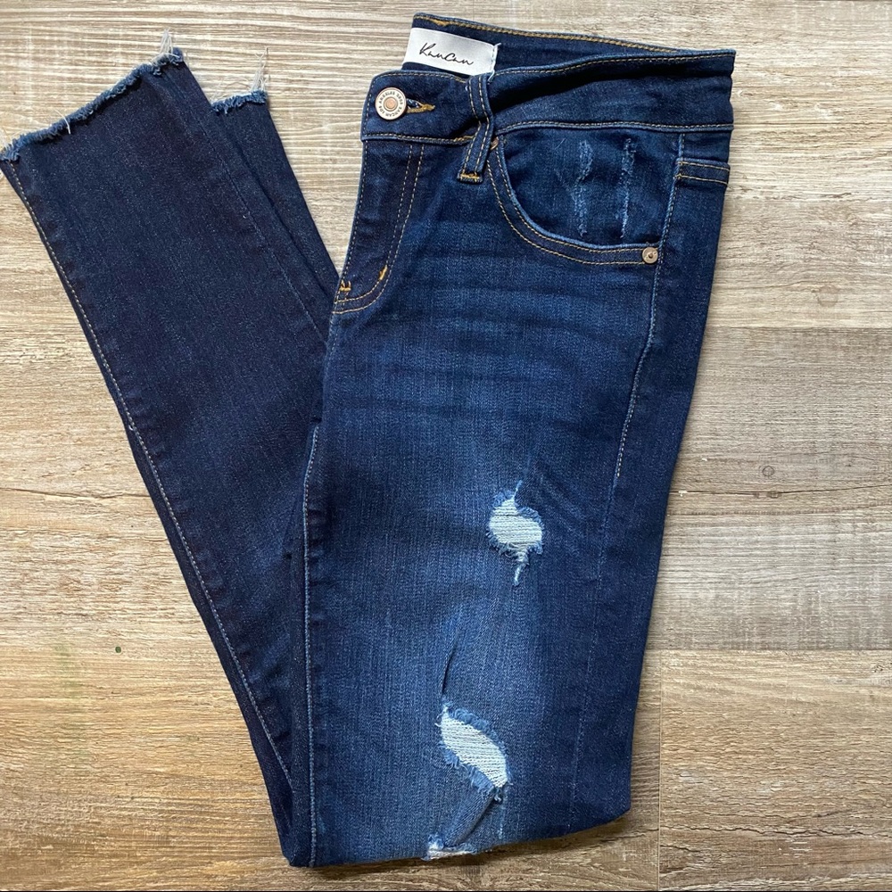 KanCan distressed skinny jeans size 3